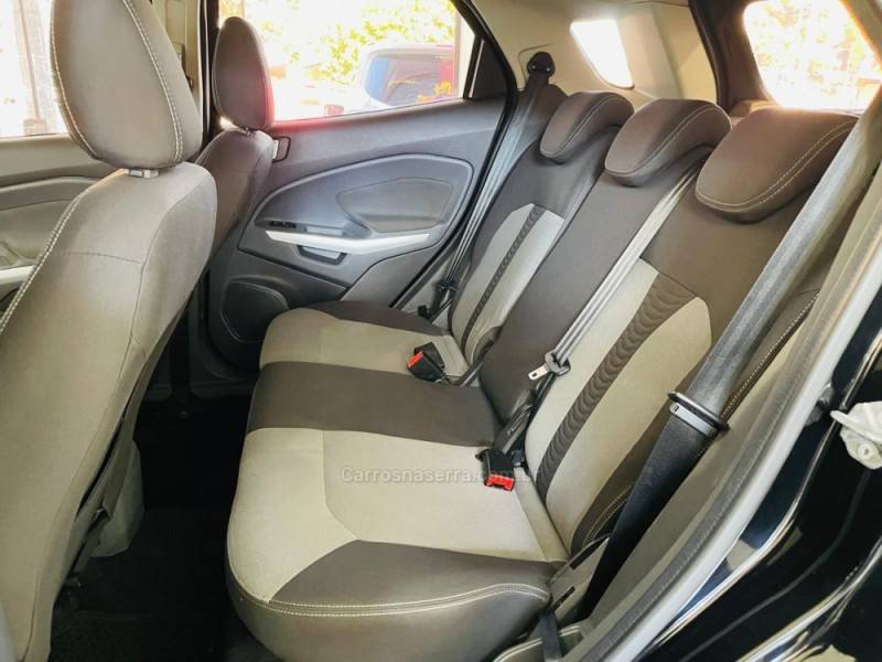 FORD - ECOSPORT - 2016/2017 - Preta - R$ 64.990,00