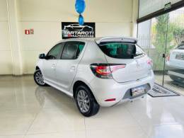RENAULT - SANDERO - 2021/2022 - Prata - R$ 64.990,00