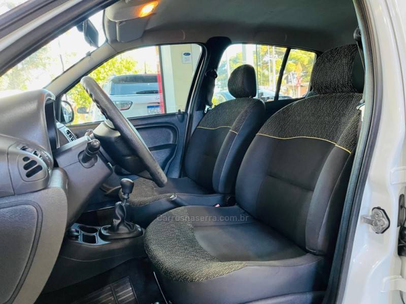 RENAULT - CLIO - 2013/2014 - Branca - R$ 29.990,00