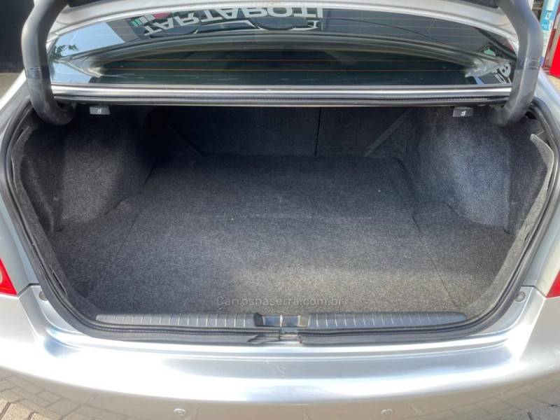 HONDA - CIVIC - 2010/2011 - Prata - R$ 54.990,00