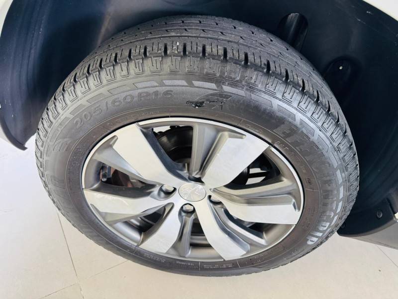 PEUGEOT - 2008 - 2015/2016 - Branca - R$ 59.990,00