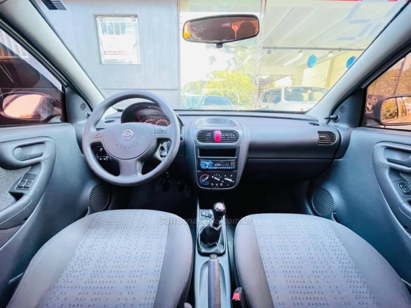 CHEVROLET - CORSA - 2012/2012 - Bege - R$ 36.990,00