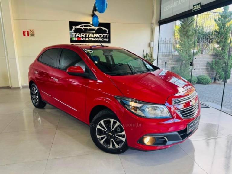 CHEVROLET - ONIX - 2014/2015 - Vermelha - R$ 56.990,00