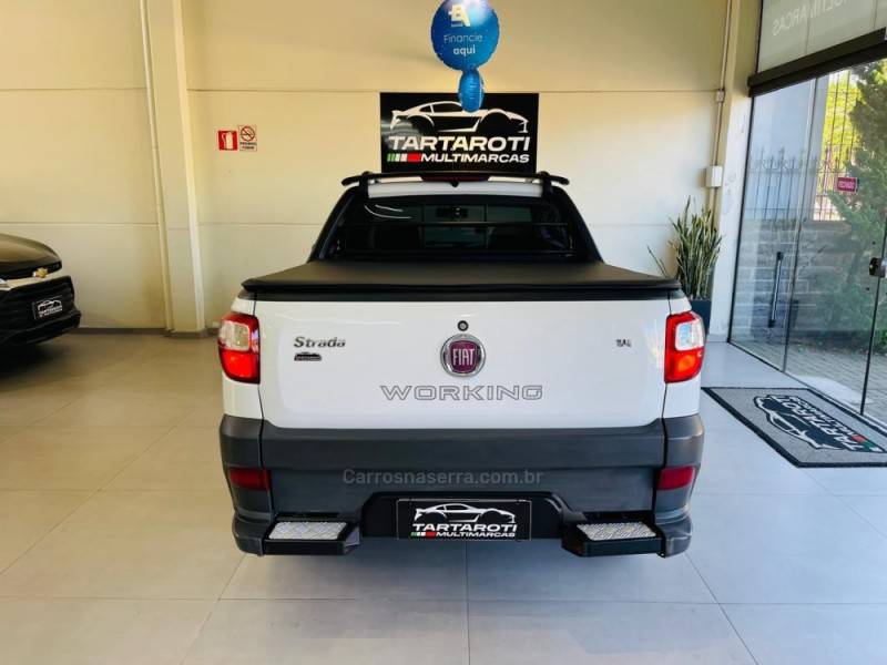 FIAT - STRADA - 2014/2015 - Branca - R$ 53.990,00
