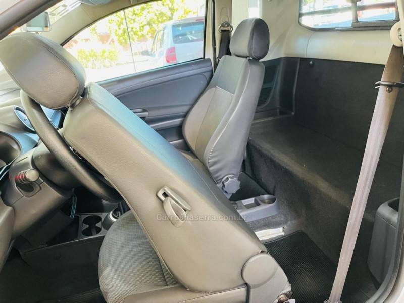 VOLKSWAGEN - SAVEIRO - 2015/2016 - Branca - R$ 51.990,00