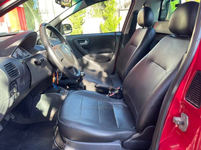 CHEVROLET - MONTANA - 2005/2006 - Vermelha - R$ 38.990,00