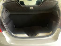 FORD - KA - 2014/2015 - Branca - R$ 39.990,00