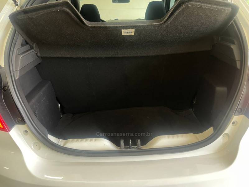 FORD - KA - 2014/2015 - Branca - R$ 39.990,00