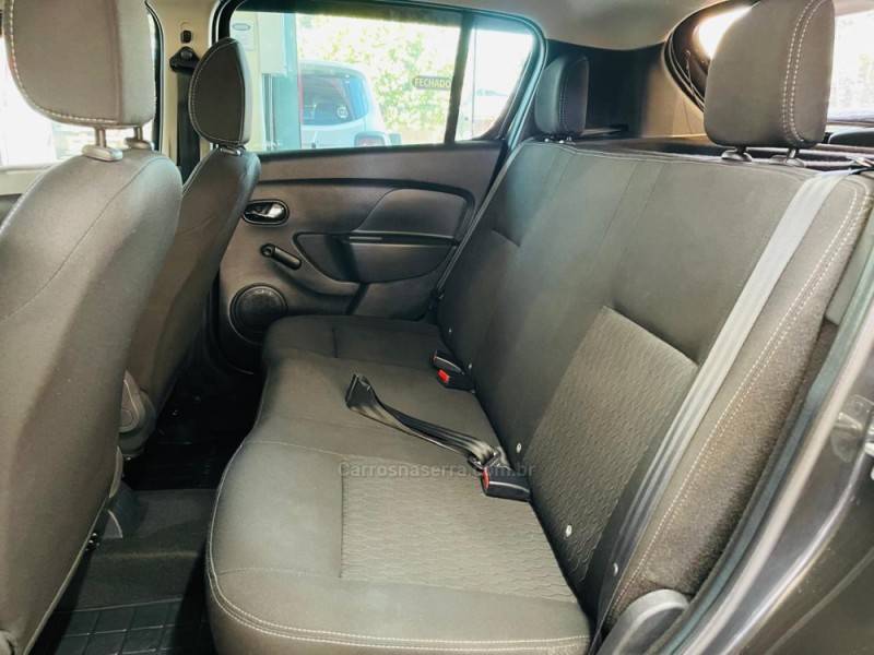 RENAULT - SANDERO - 2018/2019 - Preta - R$ 46.990,00