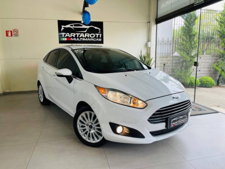 FORD - FIESTA - 2014/2015 - Branca - R$ 48.990,00