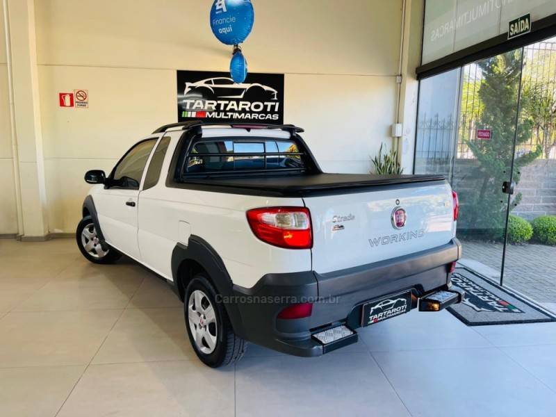 FIAT - STRADA - 2014/2015 - Branca - R$ 53.990,00
