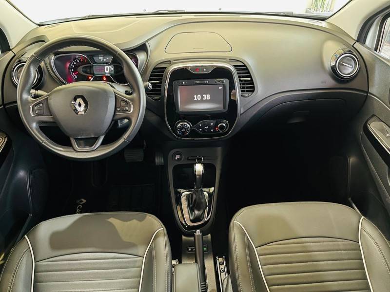 RENAULT - CAPTUR - 2017/2018 - Branca - R$ 76.990,00