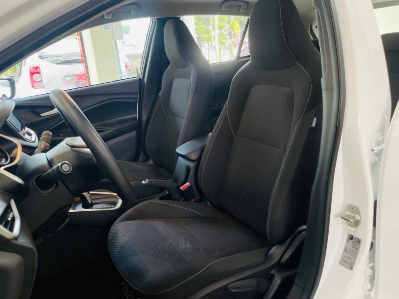 CHEVROLET - ONIX - 2021/2022 - Branca - R$ 78.990,00