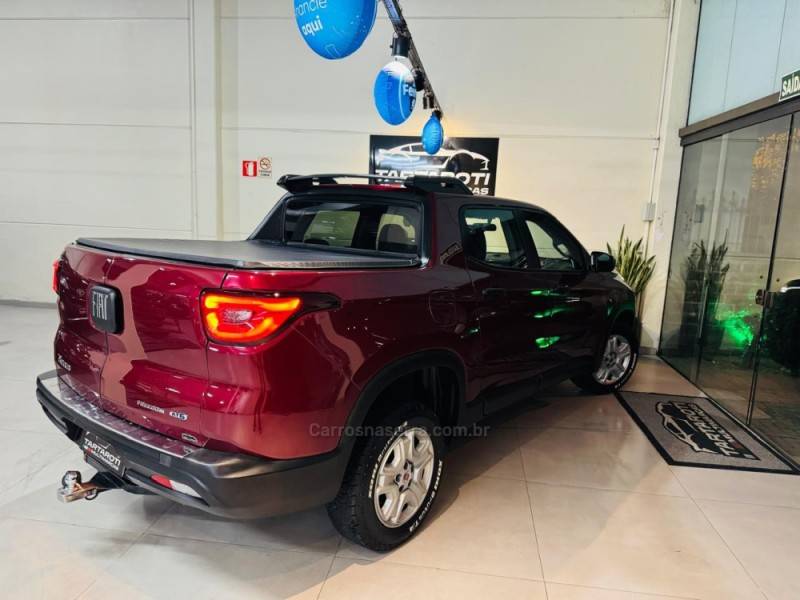 FIAT - TORO - 2017/2018 - Vermelha - R$ 88.990,00