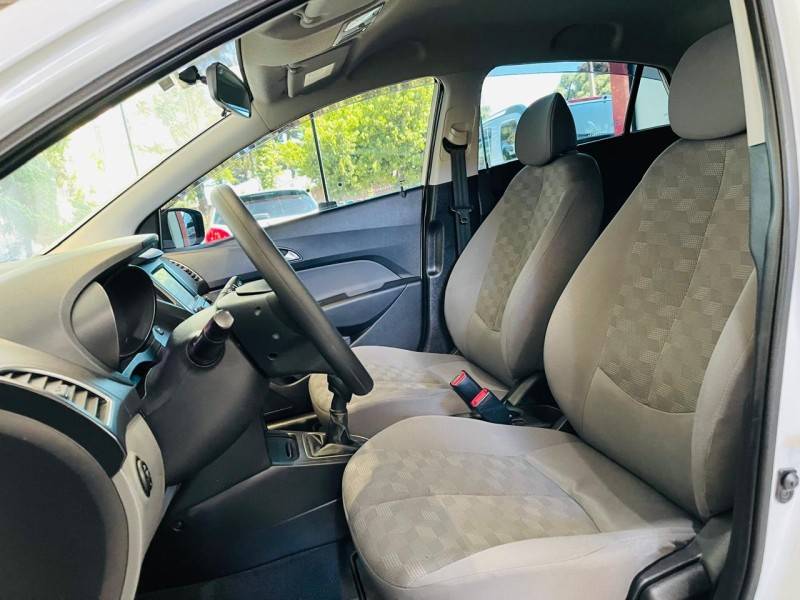 HYUNDAI - HB20S - 2018/2019 - Branca - R$ 65.990,00