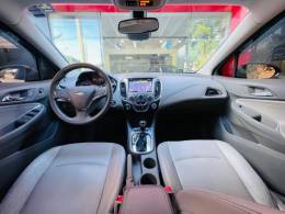 CHEVROLET - CRUZE - 2017/2018 - Prata - R$ 92.990,00