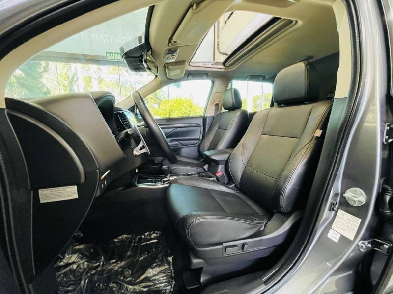 MITSUBISHI - OUTLANDER - 2017/2018 - Cinza - R$ 128.990,00