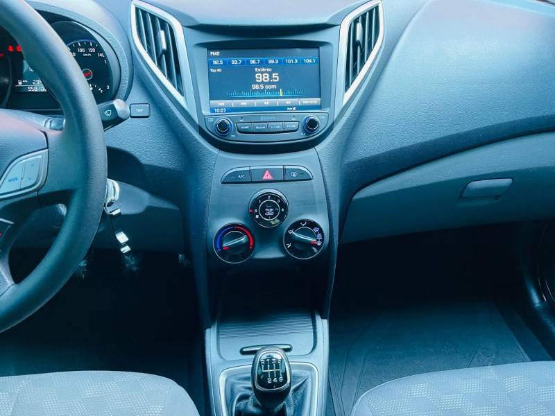 HYUNDAI - HB20S - 2018/2019 - Branca - R$ 65.990,00