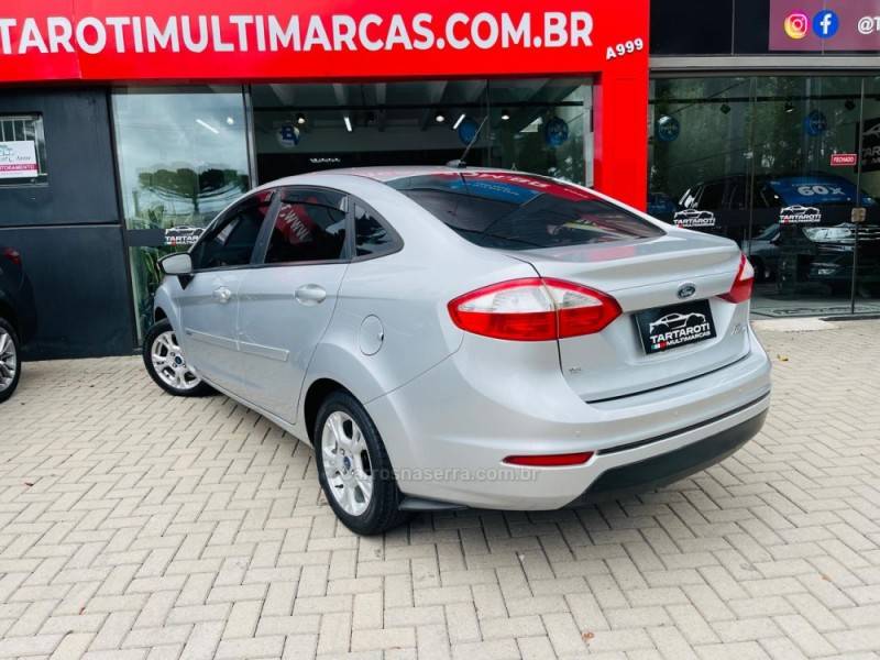 FORD - FIESTA - 2015/2015 - Prata - R$ 47.990,00