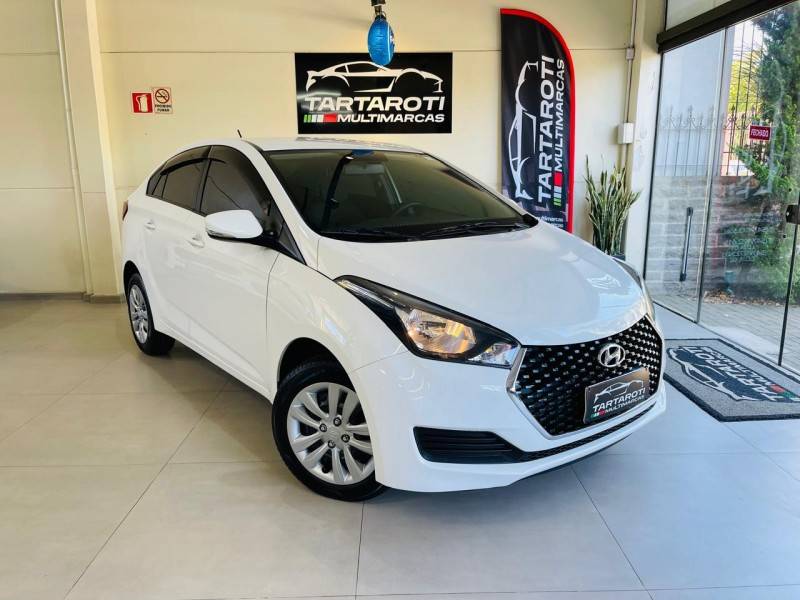 HYUNDAI - HB20S - 2018/2019 - Branca - R$ 65.990,00