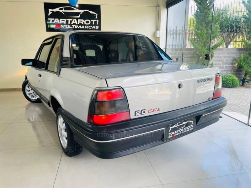 CHEVROLET - MONZA - 1991/1992 - Prata - R$ 16.990,00