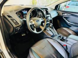 FORD - FOCUS - 2014/2014 - Prata - R$ 59.990,00