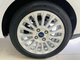 FORD - FIESTA - 2014/2015 - Branca - R$ 48.990,00