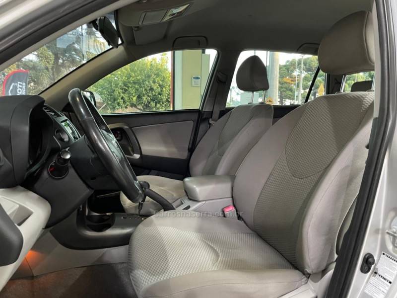 TOYOTA - RAV4 - 2011/2011 - Prata - R$ 62.990,00