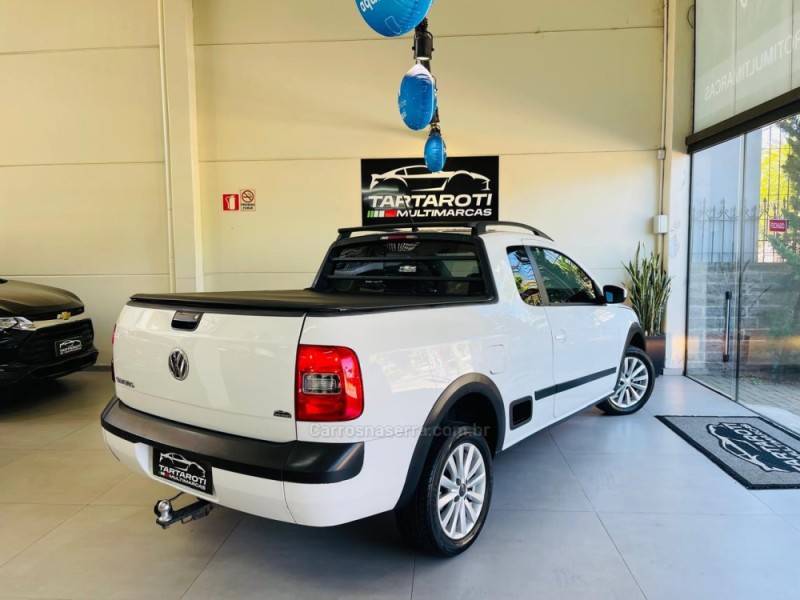 VOLKSWAGEN - SAVEIRO - 2015/2016 - Branca - R$ 51.990,00
