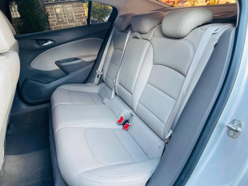 CHEVROLET - CRUZE - 2017/2018 - Prata - R$ 92.990,00
