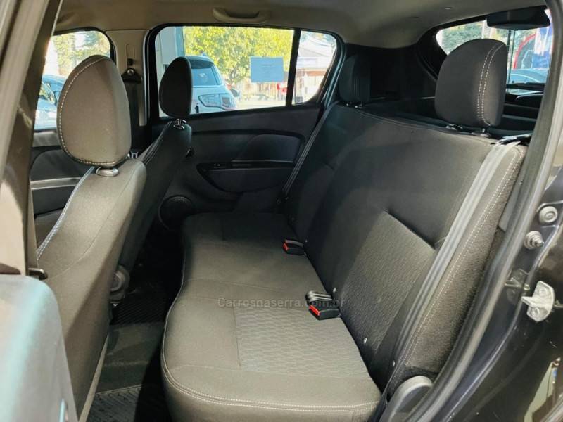 RENAULT - SANDERO - 2018/2019 - Preta - R$ 58.990,00