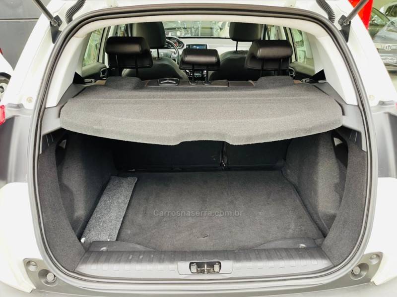 PEUGEOT - 2008 - 2016/2017 - Branca - R$ 61.990,00