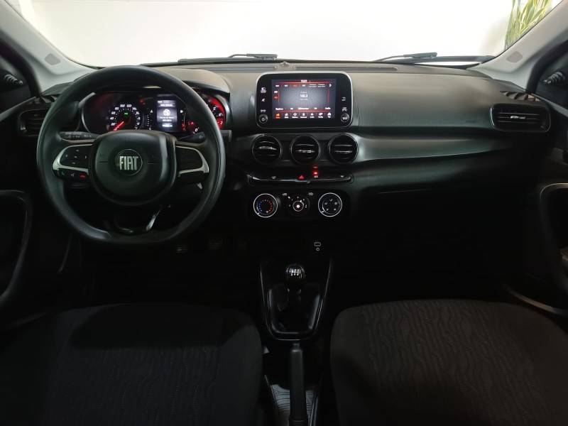 FIAT - CRONOS - 2021/2022 - Preta - R$ 71.990,00