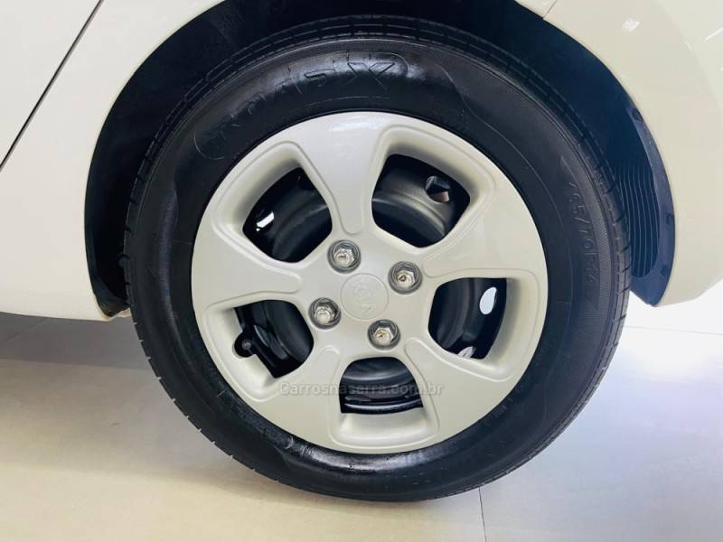 KIA MOTORS - PICANTO - 2015/2016 - Branca - R$ 44.990,00