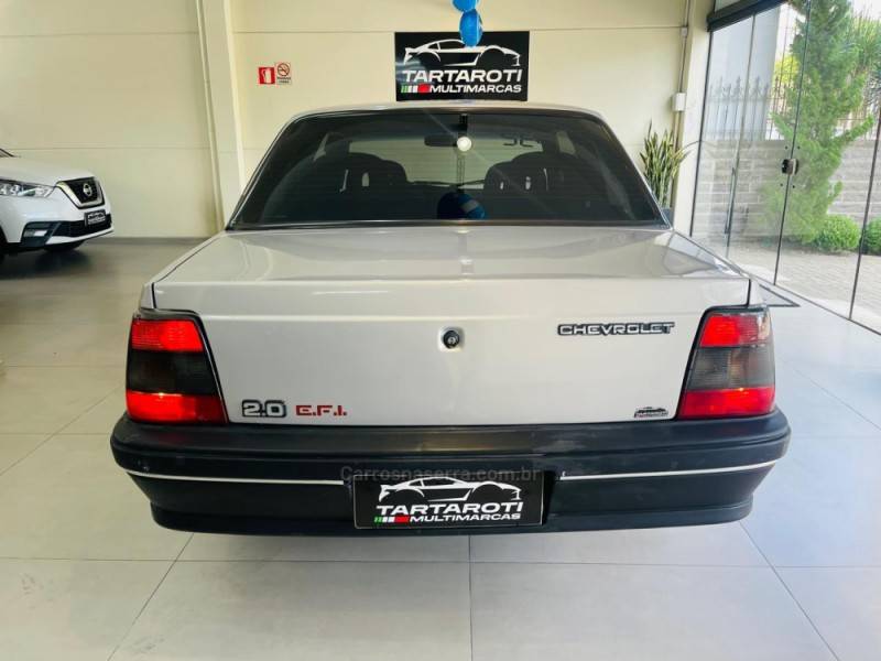 CHEVROLET - MONZA - 1991/1992 - Prata - R$ 16.990,00