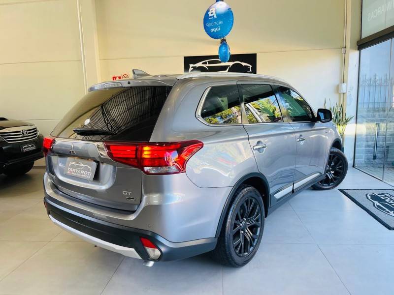 MITSUBISHI - OUTLANDER - 2017/2018 - Cinza - R$ 128.990,00