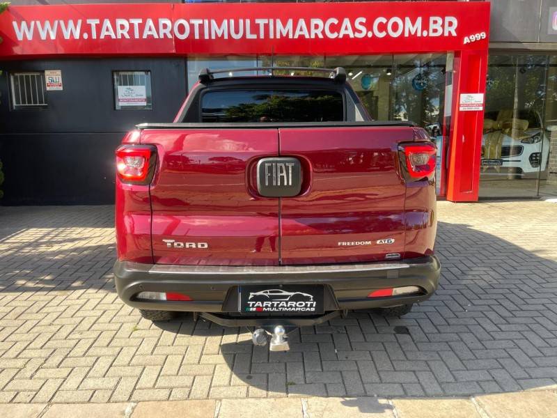FIAT - TORO - 2017/2018 - Vermelha - R$ 87.990,00