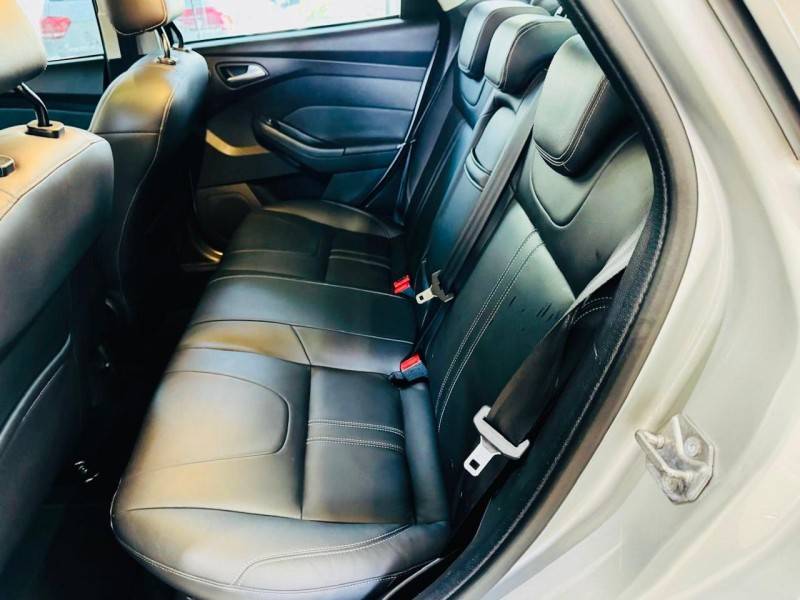 FORD - FOCUS - 2014/2014 - Prata - R$ 59.990,00