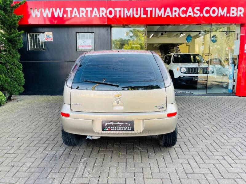 CHEVROLET - CORSA - 2012/2012 - Bege - R$ 36.990,00