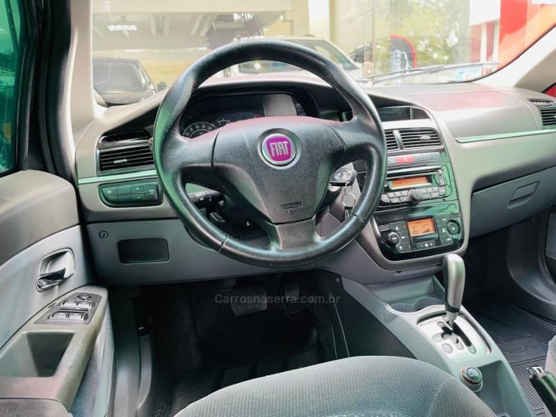 FIAT - LINEA - 2011/2012 - Cinza - R$ 32.990,00