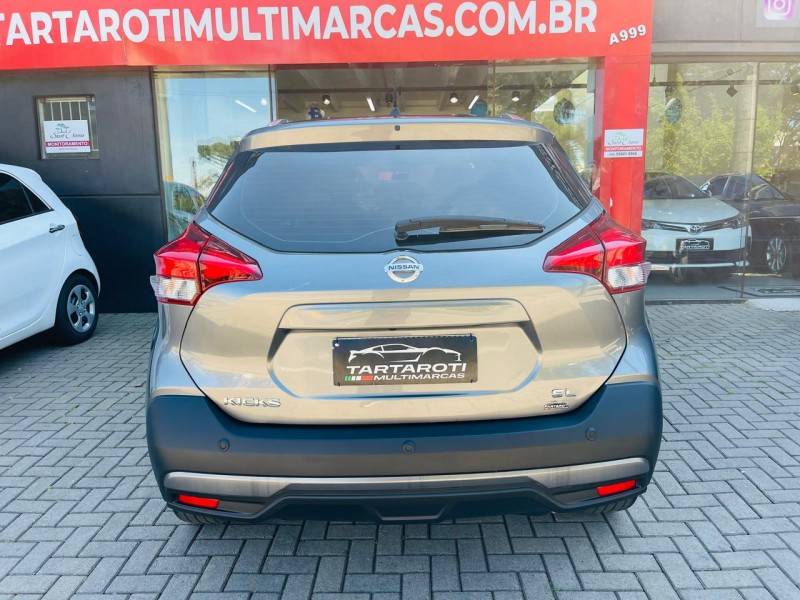 NISSAN - KICKS - 2018/2019 - Cinza - R$ 87.990,00