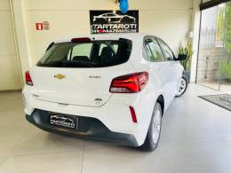CHEVROLET - ONIX - 2021/2022 - Branca - R$ 78.990,00