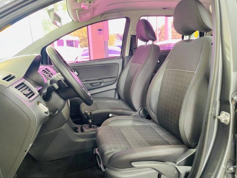 VOLKSWAGEN - FOX - 2015/2016 - Cinza - R$ 49.990,00
