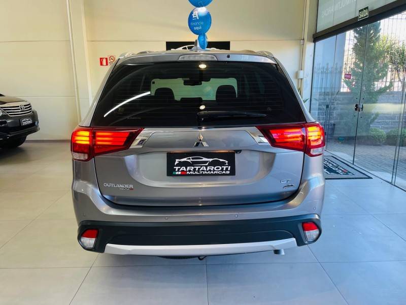 MITSUBISHI - OUTLANDER - 2017/2018 - Cinza - R$ 128.990,00