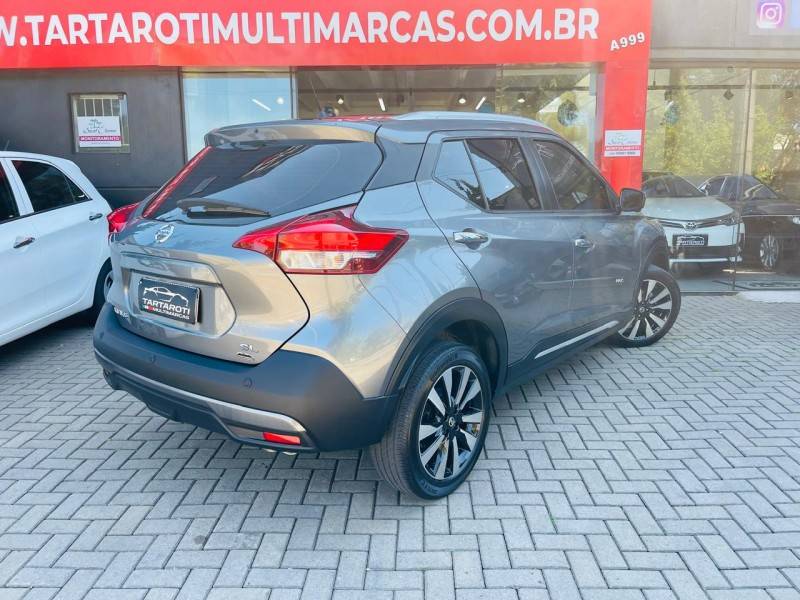 NISSAN - KICKS - 2018/2019 - Cinza - R$ 87.990,00