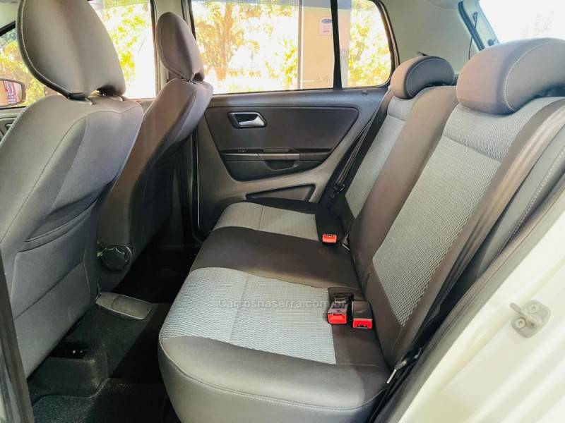 VOLKSWAGEN - FOX - 2014/2014 - Branca - R$ 43.990,00