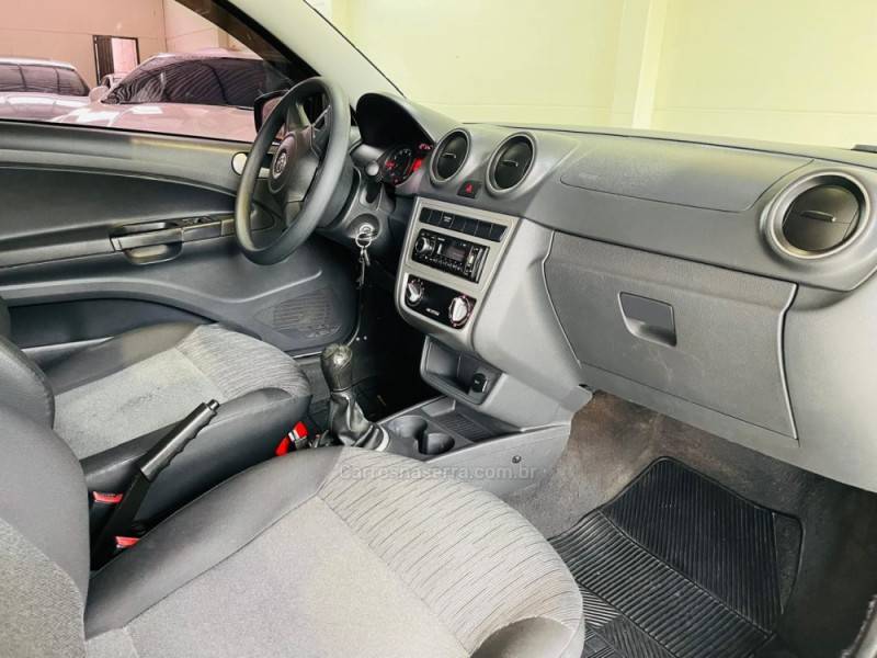 VOLKSWAGEN - SAVEIRO - 2014/2014 - Branca - R$ 44.990,00