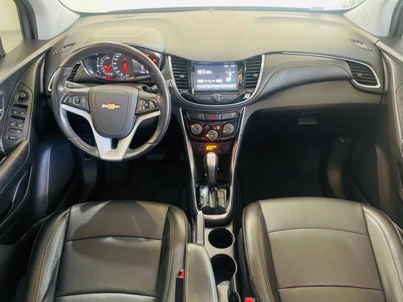 CHEVROLET - TRACKER - 2018/2019 - Preta - R$ 92.990,00