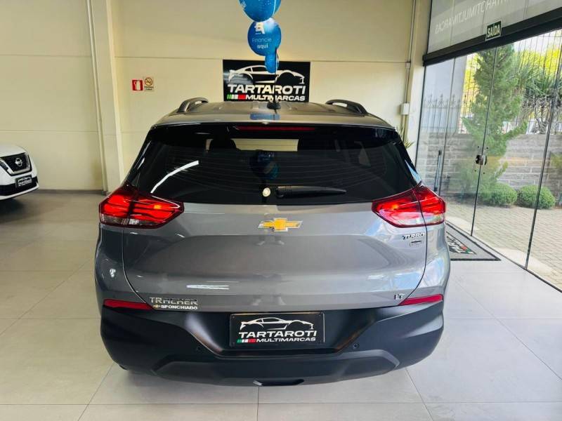 CHEVROLET - TRACKER - 2021/2022 - Prata - R$ 99.990,00