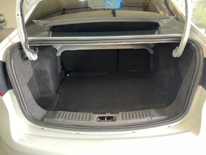 FORD - FIESTA - 2014/2015 - Branca - R$ 48.990,00